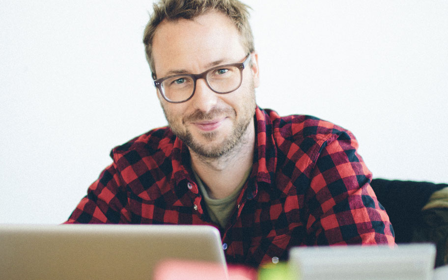  Freelance Copywriter und Creative Director für Klassische Werbung, Digitale Kommunikation & Social Media