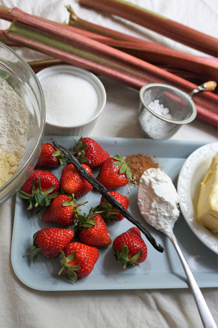 Rhabarber-Erdbeer-Crumble - meinezeit-blog