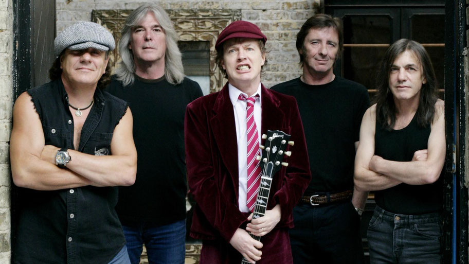 foto ac/dc con chitarra gibson