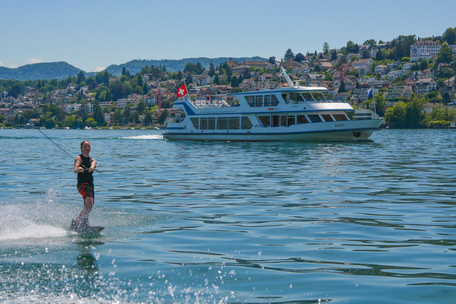 Single lessons wakeboarding, wakeskating, wakesurfing, waterski Zurich, lake Zurich