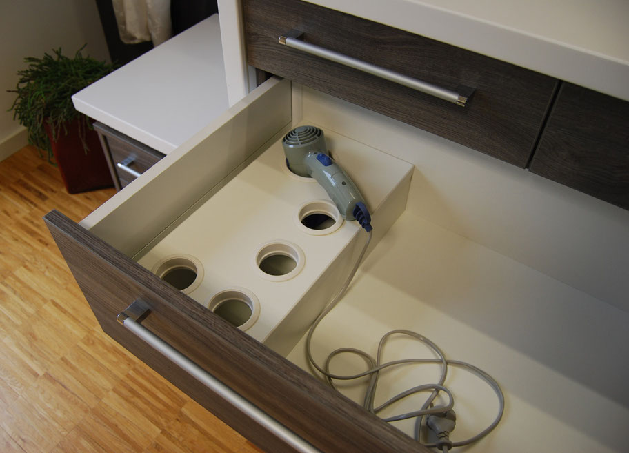 Modernes Badezimmer - Schreinerei Wiedmann