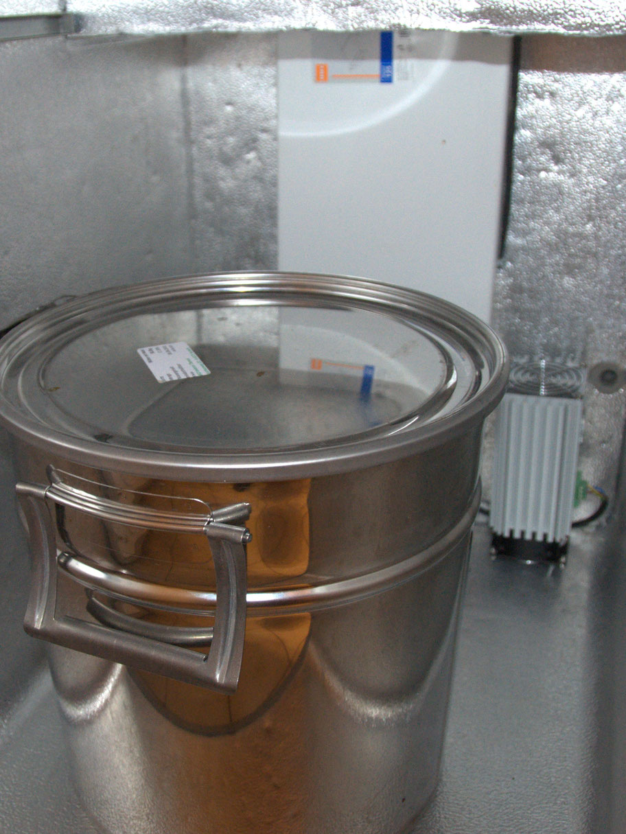 Auftauschrank - Imkerei Themel, Bio Imkerei, Bienen, Honig