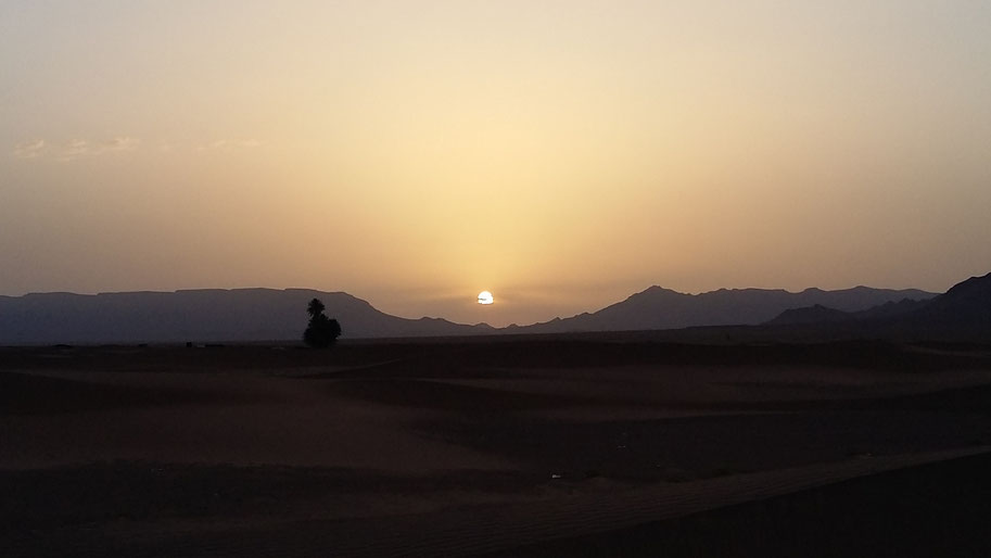 magnifique reveil avec un levé de soleil superbe