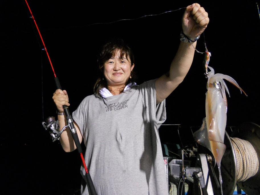 ↑ 1年ぶり2回目のイカ釣り 20数杯キャッチ!