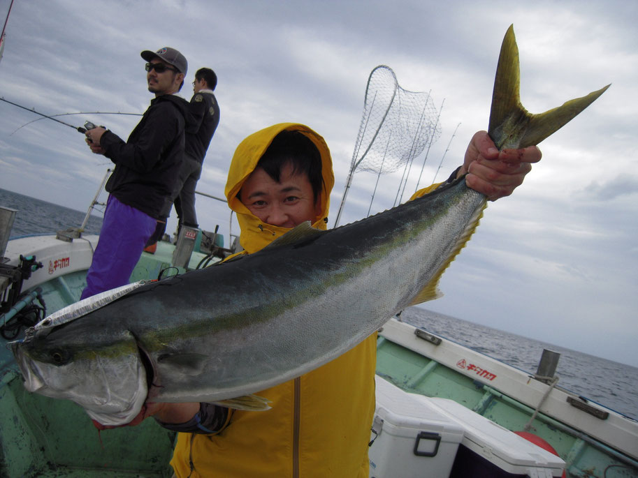 ライトタックルにHITし長時間ファイトの末のランディング。魚も人もフラフラ。約90cm8kg