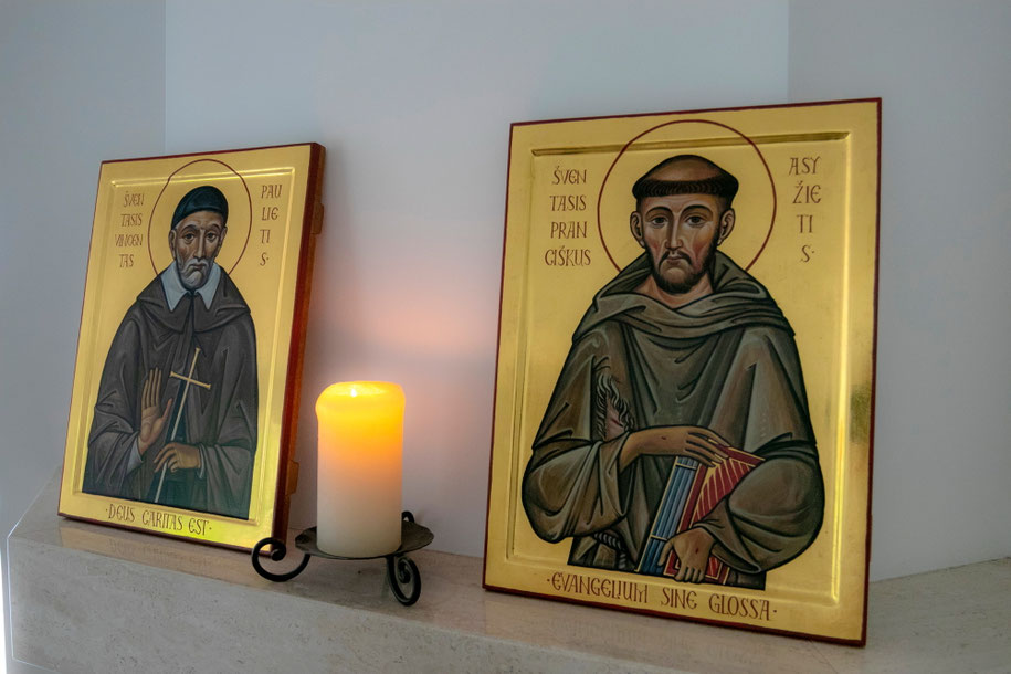 Šv. Pranciškaus Asyžiečio ir Šv. Vincento Pauliečio ikonos