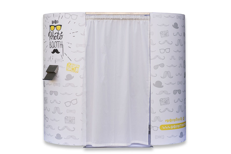 HalloPhotobooth Cabine Hochzeitsfotograf Bayern Allgäu Augsburg Fotobox Fotokabine Fotosäule Fotoautomat Photobooth Bohobooth Videobooth Hochzeiten Geburtstagsfeiern Party Betriebsfeiern Firmenjubiläum Messen Roadshows Sommerfeste Sponsoring  Spass