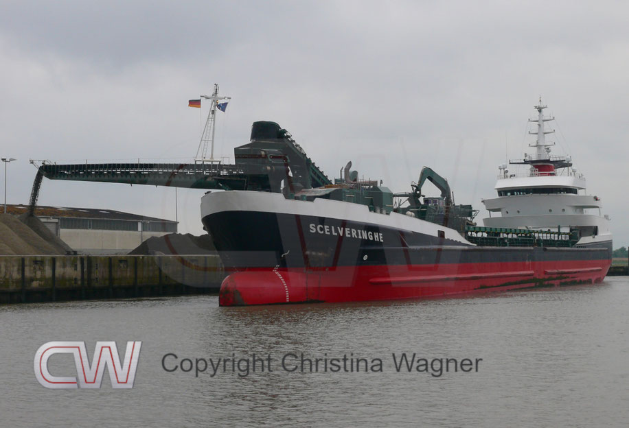 Hopper-Dredger Scelverdinghe mit einer weiteren Ladung Sand in Glückstadt eingetroffen.