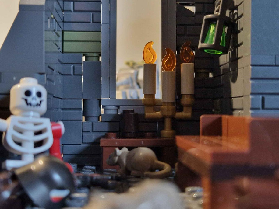 Scène LEGO® bataille dans un cimetière Halloween BPZC