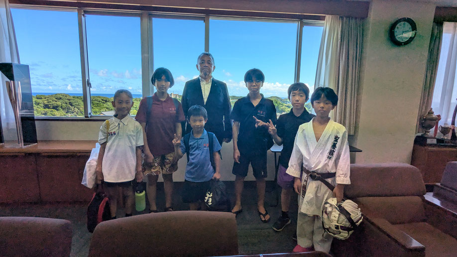 学長室から見える水平線、キレイです。