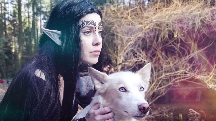 image: nina luca, swiss blogger, dark elve cosplay, dark elve, husky , behind blue eyes, swiss cosplay, swiss cosplayer, fantasy cosplay, elve cosplay, elben cosplay, dunkelelbe, cosplay video, schweizer blogger, schweizer cosplayer