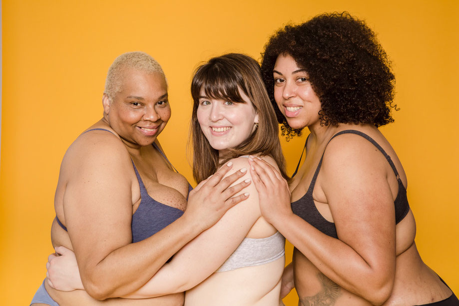 Body Neutrality bedeutet seinen Körper zu akzeptieren und glücklich zu sein unabhängig vom Aussehen