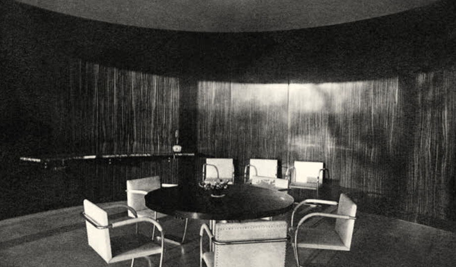 Tugendhat House, dining room. Reflection of the evening landscape in the dark, polished surface of the Makassar ebony veneer. Photo: Fritz Tugendhat, ca. 1932