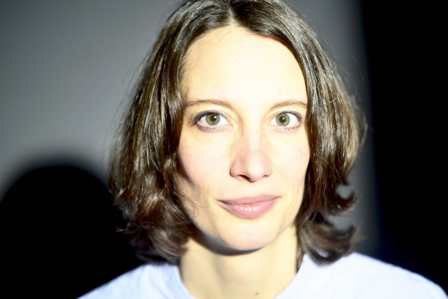 Edgy Fotogrfaie, jung Frau, Augen, Lächeln, Coolness, Selbstbewusst