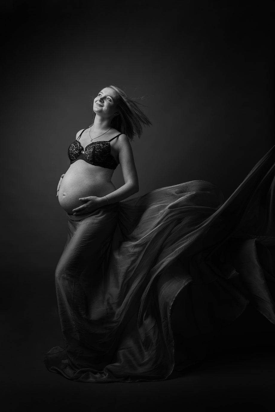 wapperende stof bij zwangerschapsshoot