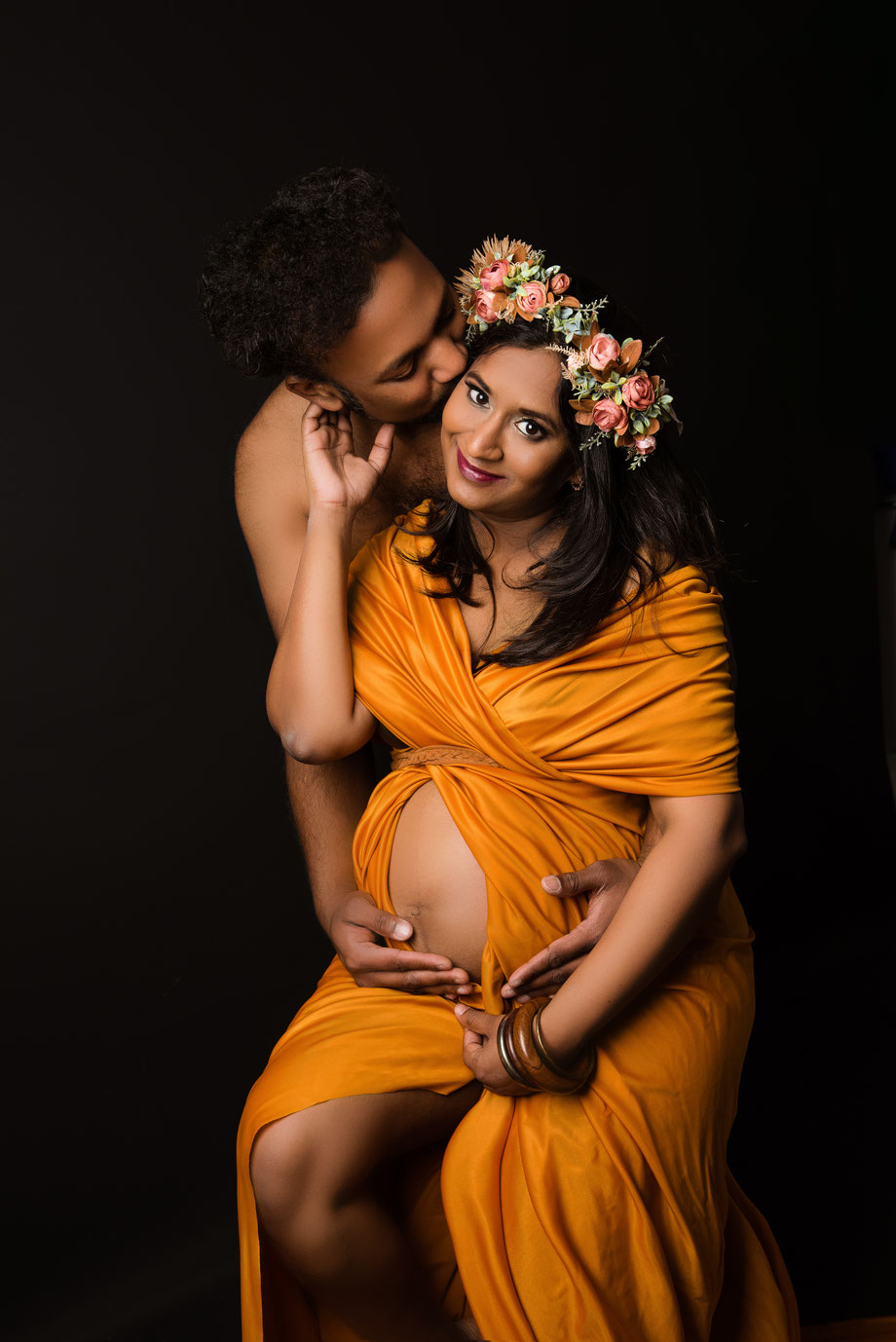 pregnant woman with flowers