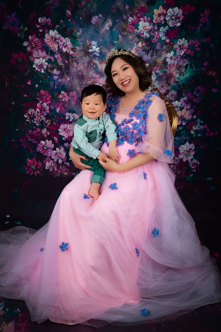 maternity shoot with mom and son