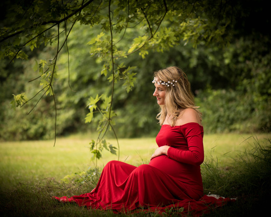 maternity shoot in forest