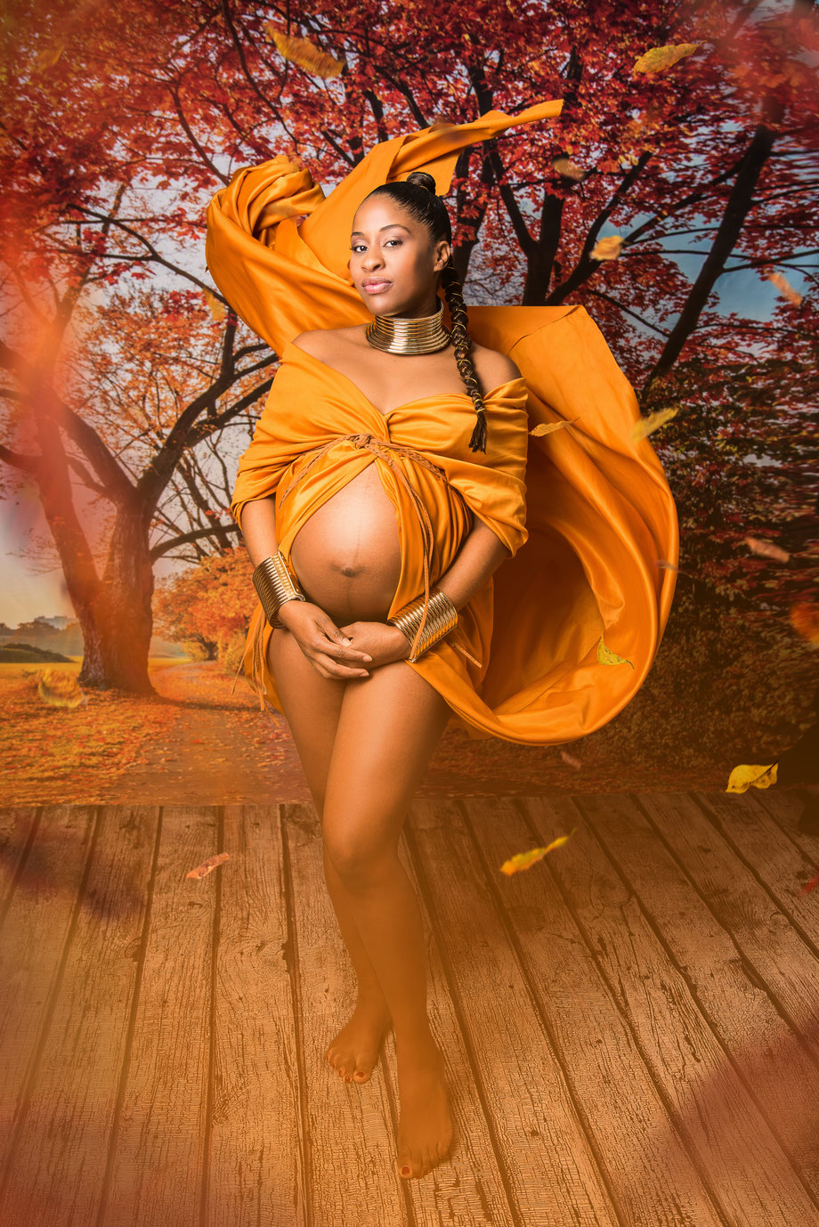 pregnancy shoot in autumn scenery