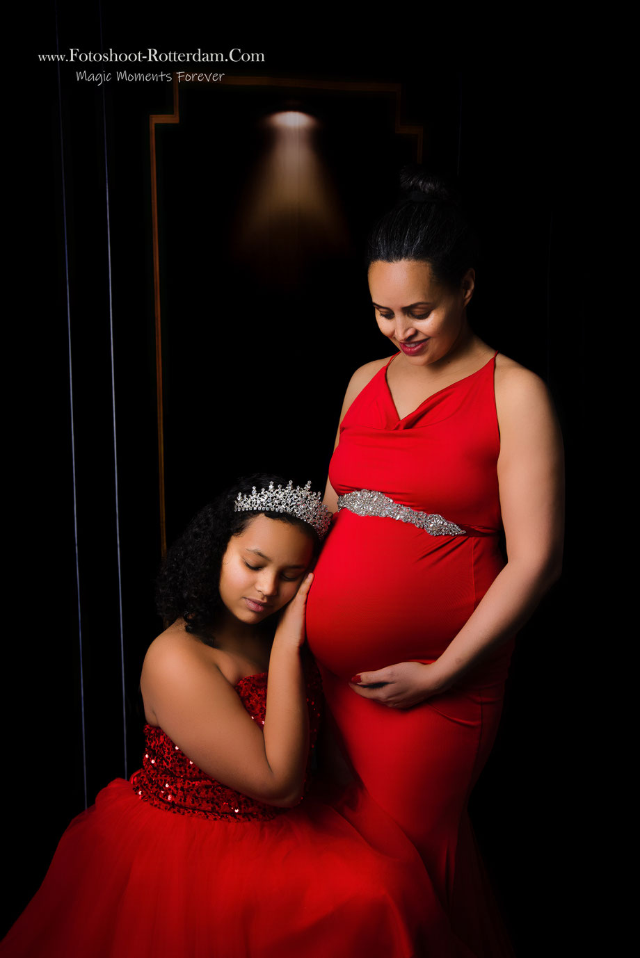 maternity shoot with crown and daughter