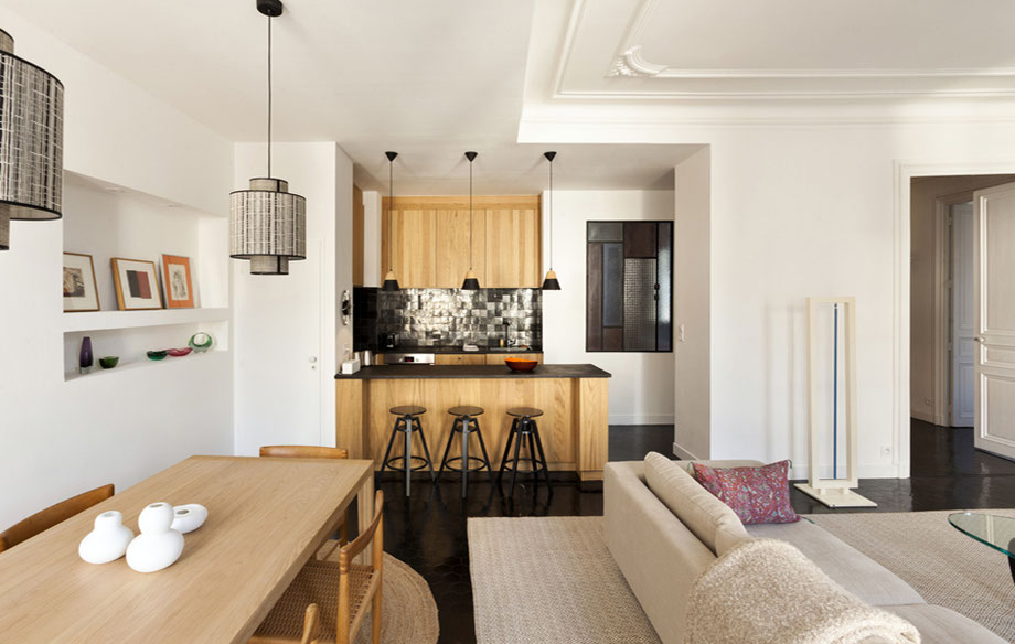 Rénovation de la cuisine d'un appartement Marseillais. Crédence en zellige noir.