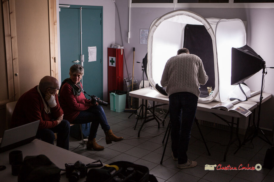 Utilisation d'une boîte à lumières. Atelier Photo Numérique de l'A.M.A.C. "photomacrographie". Mercredi 12 décembre 2018