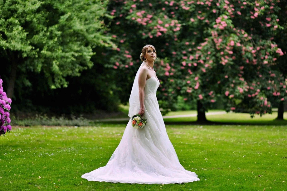 hochzeitsfotograf schloss heeren, fotoshooting hochzeit, braut im weißen hochzeitskleid