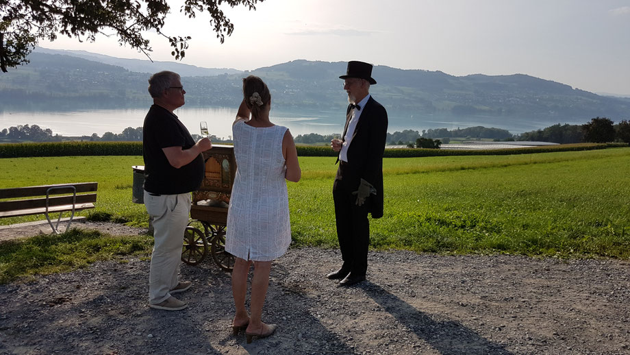 Cüplihalt Honeriweid mit Sicht auf den Hallwilersee