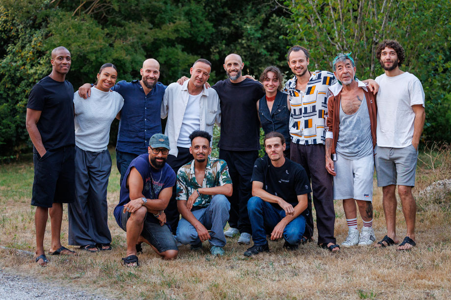 Une partie des stagiaires et l’équipe d’intervenants du stage estival à Lugos./Photo LDS.
