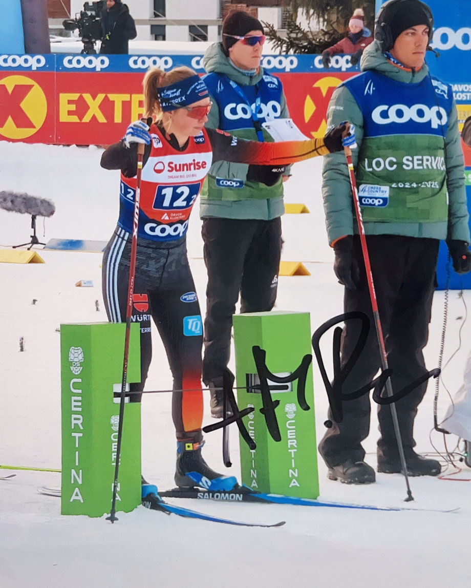 Anna-Maria Dietze, Germany, Silver and 2xBronze Junior World Championship, Ricture taken in Davos 2024, Autograph by Mail