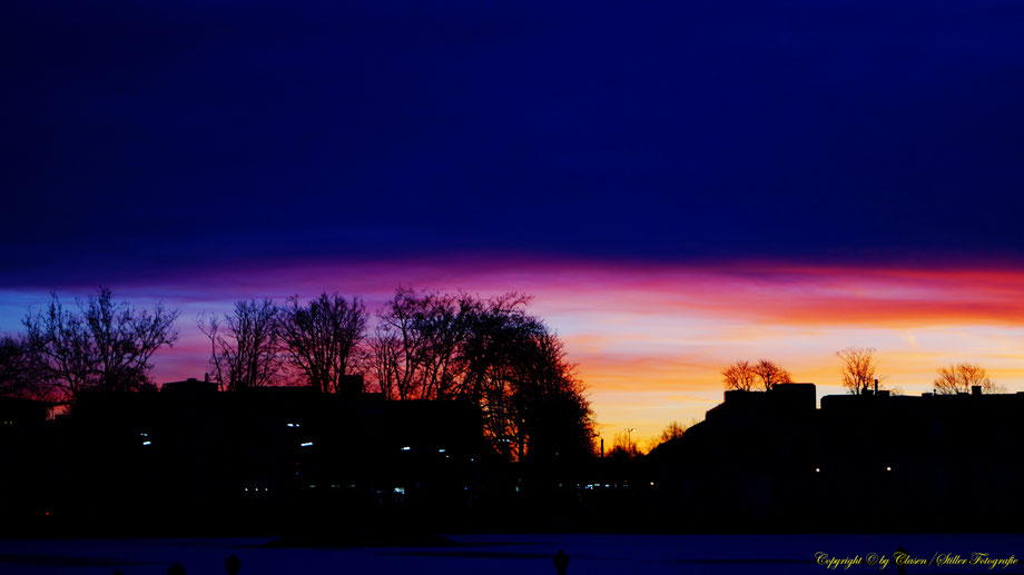  Clasen/Stiller Fotografie, Udo Clasen, Patrick Stiller, Nachtaufnahme, Abstrakte Fotos, Langzeitbelichtung, Sonnenaufgang, rot, grün, blau, orange, gold, abstrakte lichter, HDR, Düsseldorf Benrath, Duisburg, Kunst, Fotokunst, farbenspiel, Lila,