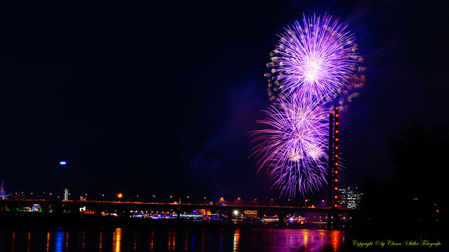 Feuerwerk Düsseldorfer Rheinkirmes