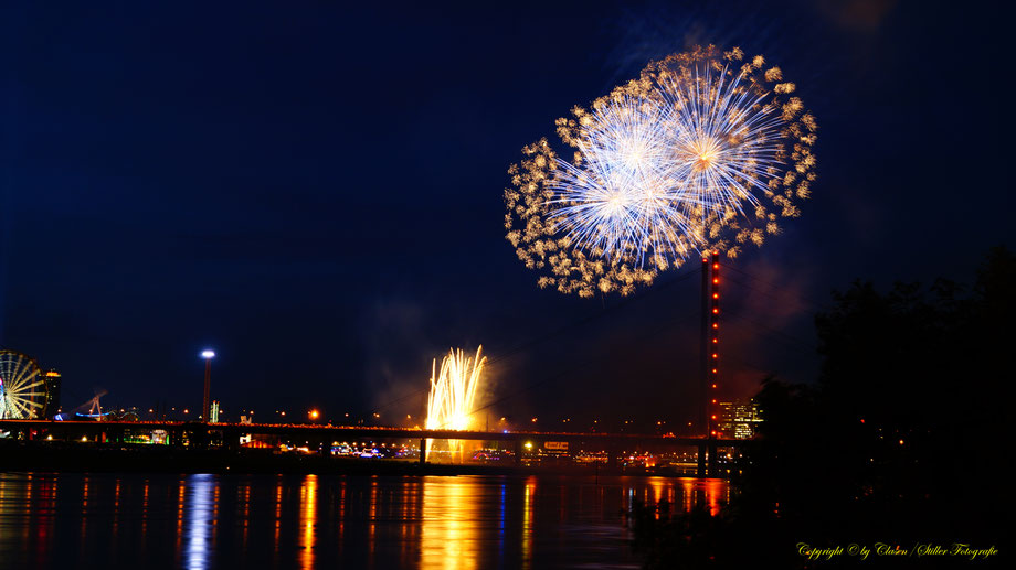 Feuerwerk Düsseldorfer Rheinkirmes