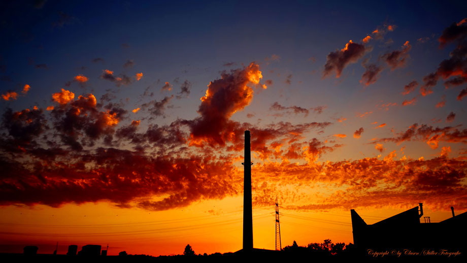  Clasen/Stiller Fotografie, Udo Clasen, Patrick Stiller, Nachtaufnahme, Abstrakte Fotos, Langzeitbelichtung, Sonnenaufgang, rot, grün, blau, orange, gold, abstrakte lichter, HDR, Düsseldorf, Duisburg, abstraktes, Kunst, Fotokunst, farbenspiel, Ratingen,