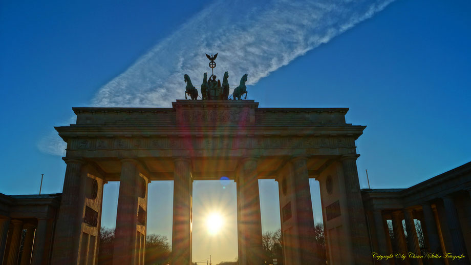Brandenburger Tor, Berlin, Sonnenstrahlen, Wolken, Sonnenuntergang,