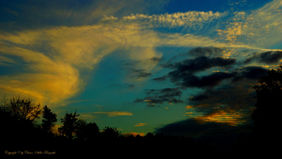  Clasen/Stiller Fotografie, Udo Clasen, Patrick Stiller, Nachtaufnahme, Abstrakte Fotos, Langzeitbelichtung, Sonnenaufgang, rot, grün, blau, orange, gold, abstrakte lichter, HDR, Düsseldorf, Duisburg, abstraktes, Kunst, Fotokunst, farbenspiel, Natur,