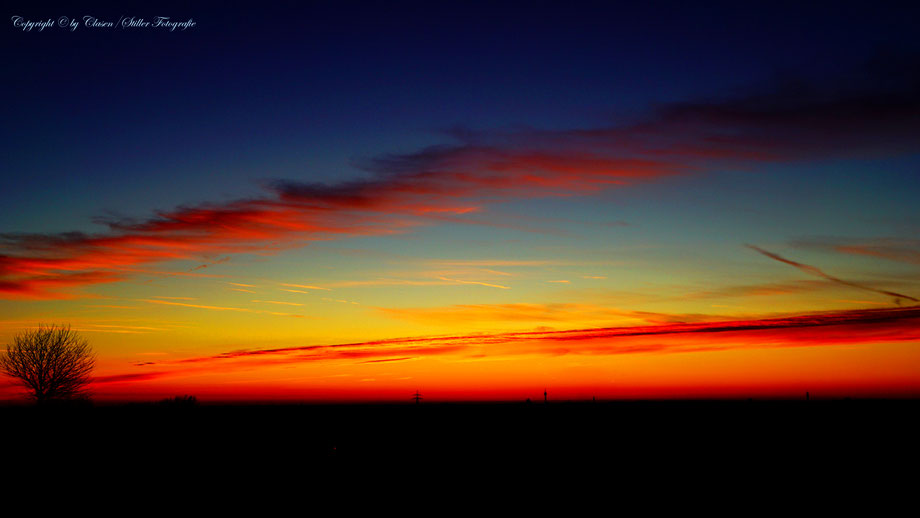  Clasen/Stiller Fotografie, Udo Clasen, Patrick Stiller, Nachtaufnahme, Abstrakte Fotos, Langzeitbelichtung, Sonnenaufgang, rot, grün, blau, orange, gold, abstrakte lichter, HDR, Düsseldorf, Duisburg, abstraktes, Kunst, Fotokunst, farbenspiel, Natur,