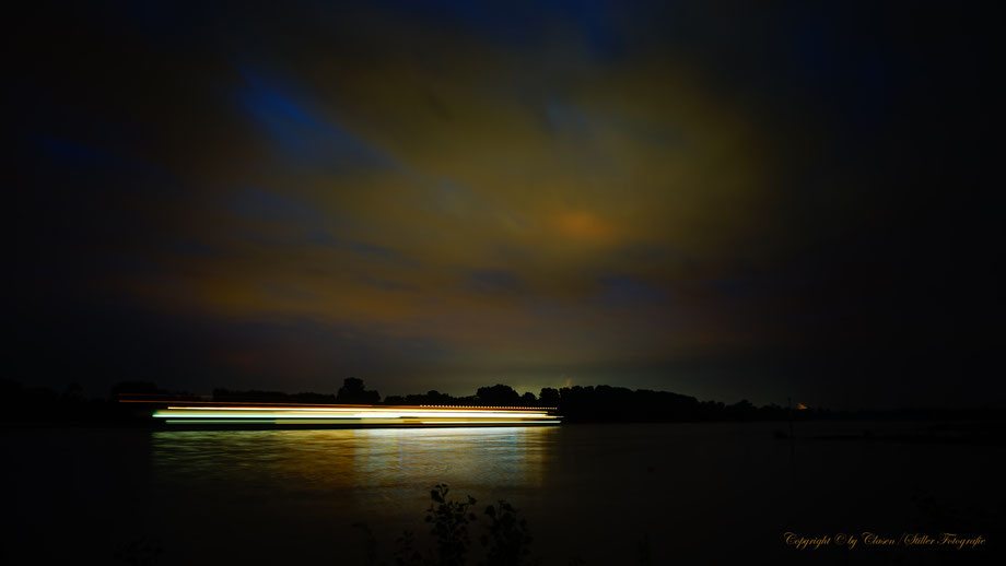  Clasen/Stiller Fotografie, Udo Clasen, Patrick Stiller, Nachtaufnahme, Dormagen Zons, Langzeitbelichtung, Sonnenaufgang, rot, grün, blau, orange, gold, abstrakte lichter, HDR, Düsseldorf, Duisburg, abstraktes, Kunst, Fotokunst, farbenspiel, Dormagen,