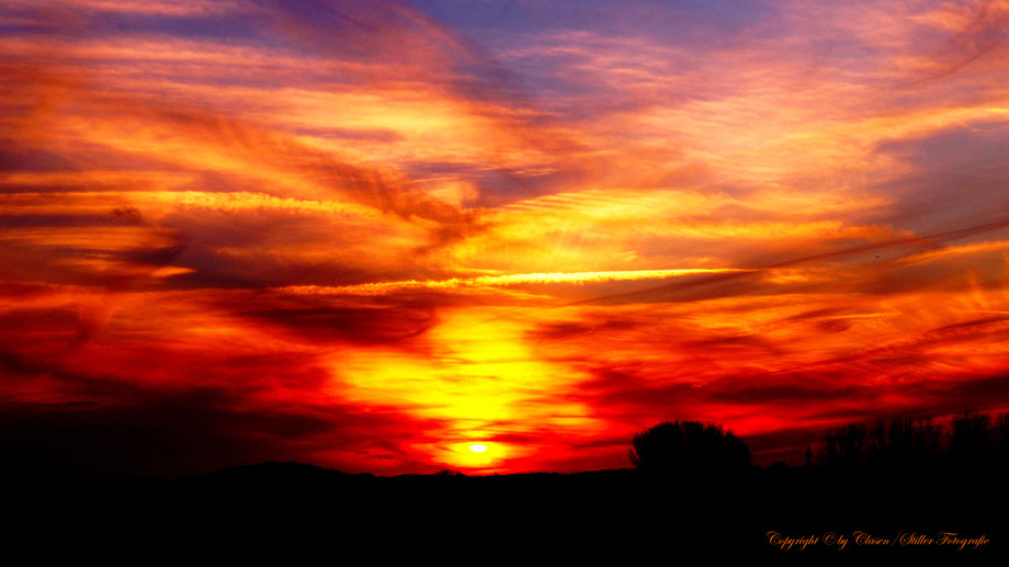  Clasen/Stiller Fotografie, Udo Clasen, Patrick Stiller, Nachtaufnahme, Abstrakte Fotos, Langzeitbelichtung, Sonnenaufgang, rot, grün, blau, orange, gold, abstrakte lichter, HDR, Düsseldorf, Duisburg, abstraktes, Kunst, Fotokunst, farbenspiel, Natur, rosa