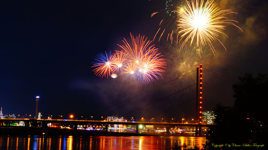 Feuerwerk Düsseldorfer Rheinkirmes