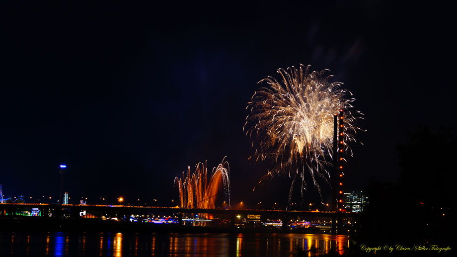 Feuerwerk Düsseldorfer Rheinkirmes