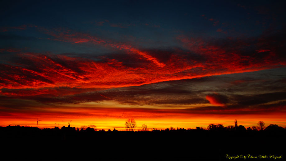  Clasen/Stiller Fotografie, Udo Clasen, Patrick Stiller, Nachtaufnahme, Abstrakte Fotos, Langzeitbelichtung, Sonnenaufgang, rot, grün, blau, orange, gold, abstrakte lichter, HDR, Düsseldorf, Duisburg, abstraktes, Kunst, Fotokunst, farbenspiel, Erkrath,