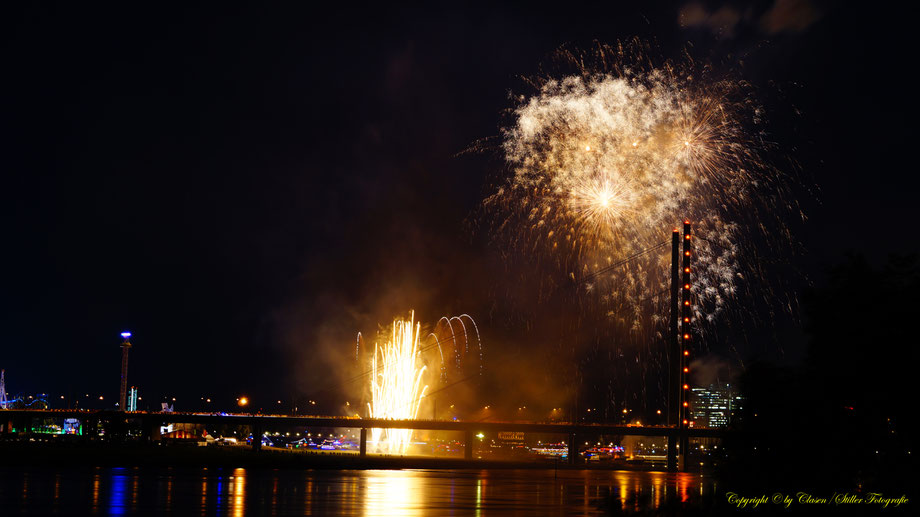 Feuerwerk Düsseldorfer Rheinkirmes