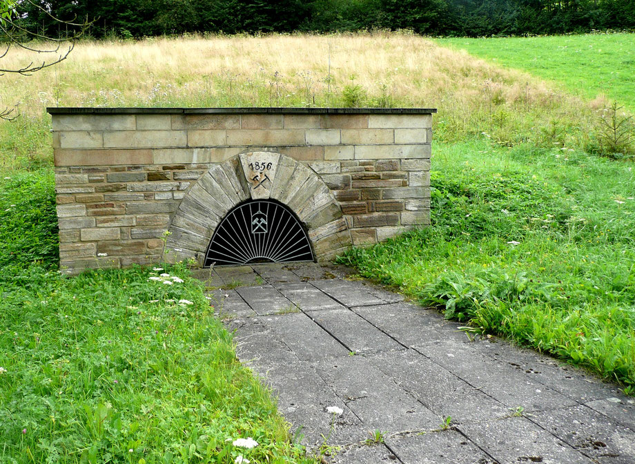 Mundloch an der I. Purschensteiner Rösche
