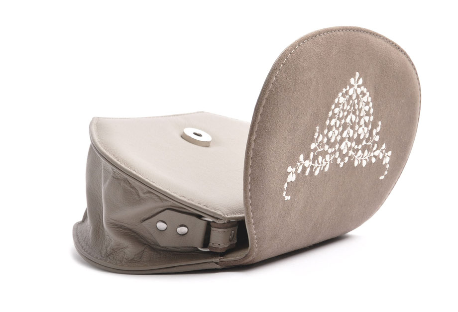 Dirndltasche ANNA taupe mit  Stickerei OSTWALD Traditional Craft