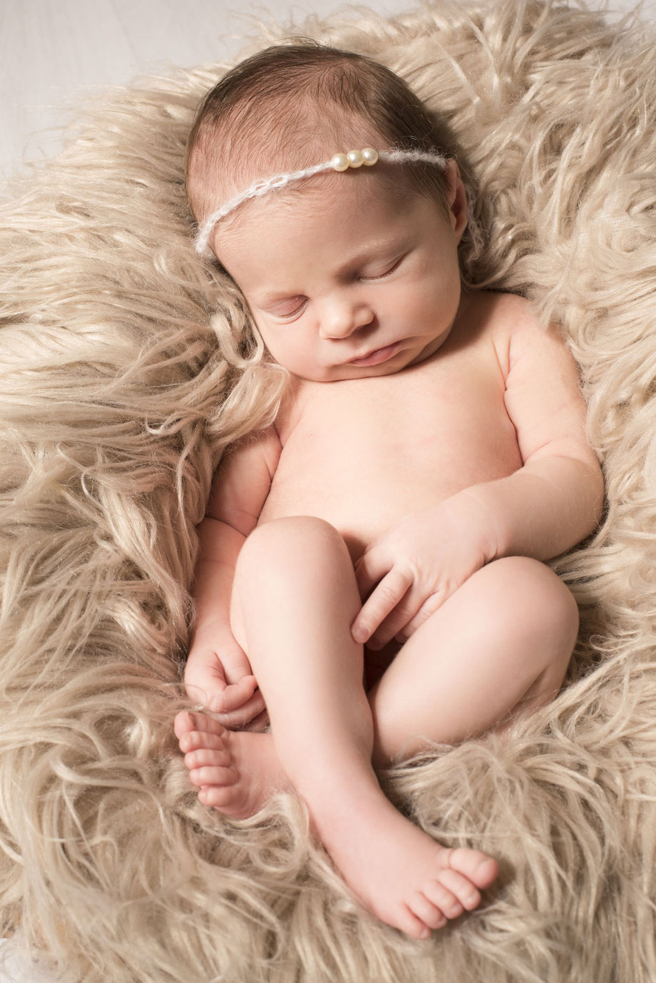 baby shoot with pearls