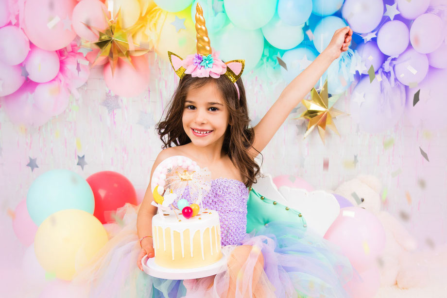 children photography with cake