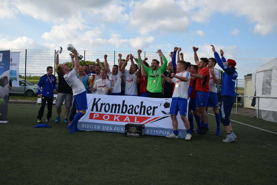 Pokalsieg 2017 - Im Finale bezwang man den Landesligisten RW Erlinghausen mit 7:8 nach Elfmeterschießen.