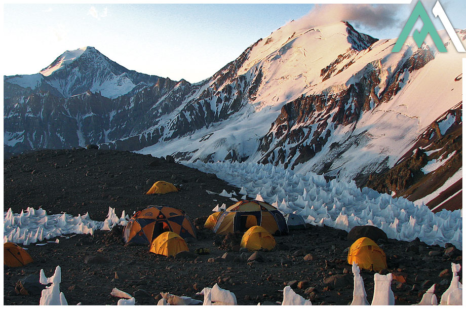 Tupungato 6.570m Expedition Gipfel der Herausforderung, ein majestätischer Berg in den Anden mit AMICAL ALPIN