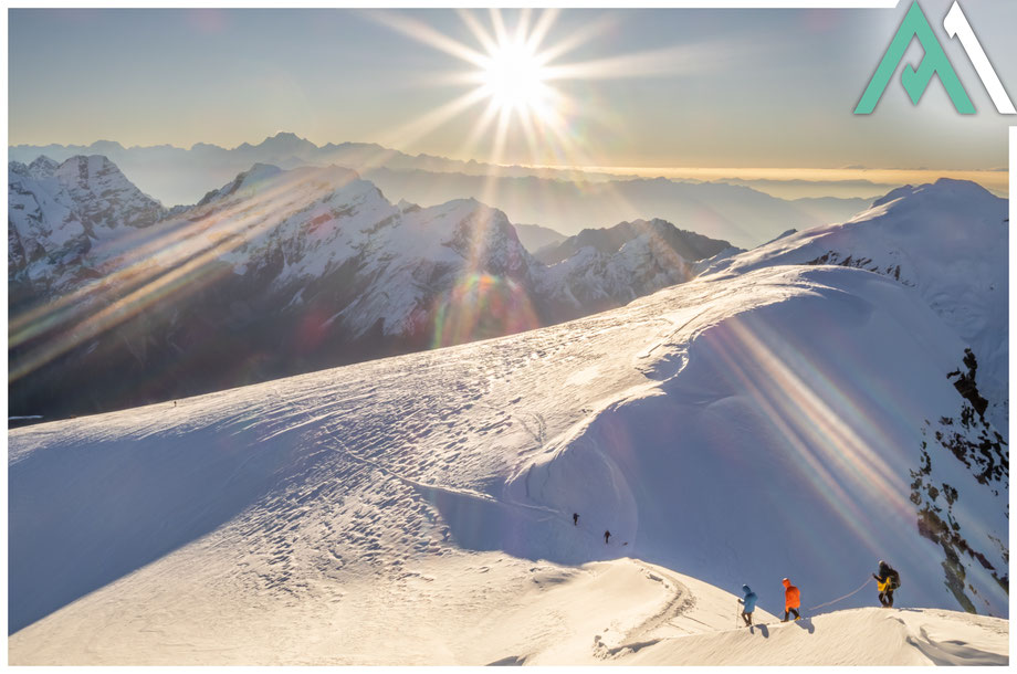 MERA PEAK 6.461M & ISLAND PEAK 6.189M Himalaya-Herausforderungen & Gipfelabenteuer in Nepal mit AMICAL ALPIN